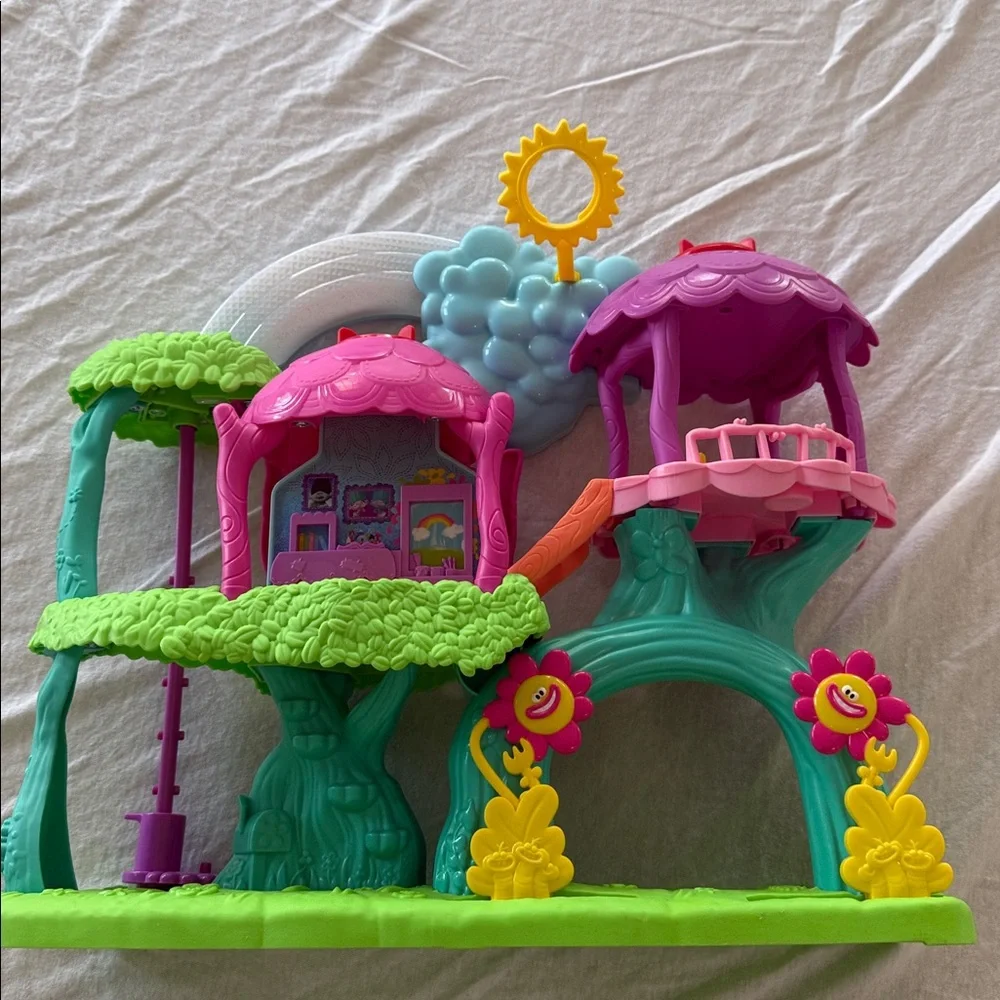 Imaginext Dreamworks Trolls Lights & Sounds Rainbow Treehouse by Fisher Price